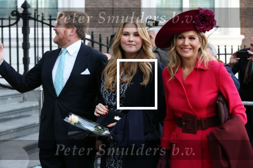 Den Haag 8 december 2021
Prinses Amalia arriveert voor de buitengewone vergadering van de Raad van State. Naast de prinses waren ook koning Willem Alexander en koningin Maxima bij de buitengewone vergadering aanwezig.
Na de vergadering ging Amalia in de tuin een boom planten.