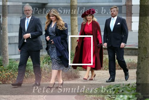 Den Haag 8 december 2021
Prinses Amalia arriveert voor de buitengewone vergadering van de Raad van State. Naast de prinses waren ook koning Willem Alexander en koningin Maxima bij de buitengewone vergadering aanwezig.
Na de vergadering ging Amalia in de tuin een boom planten.