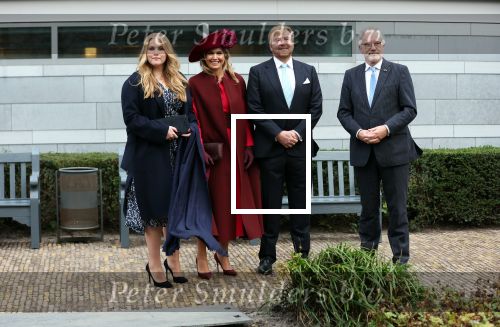 Den Haag 8 december 2021
Prinses Amalia arriveert voor de buitengewone vergadering van de Raad van State. Naast de prinses waren ook koning Willem Alexander en koningin Maxima bij de buitengewone vergadering aanwezig.
Na de vergadering ging Amalia in de tuin een boom planten.
