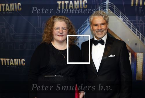 Almere 21 november 2021
Premiere van musical the Titanic in schouwburg Almere. Rein Kolpa met een kennis