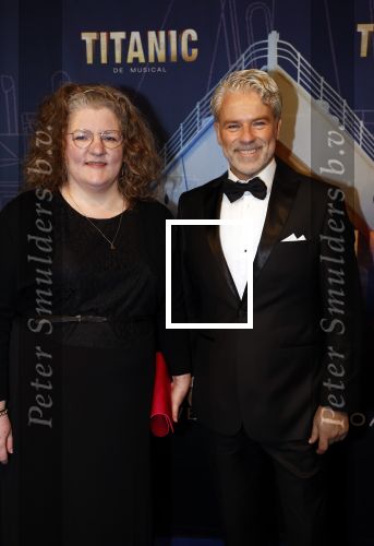 Almere 21 november 2021
Premiere van musical the Titanic in schouwburg Almere. Rein Kolpa met een kennis