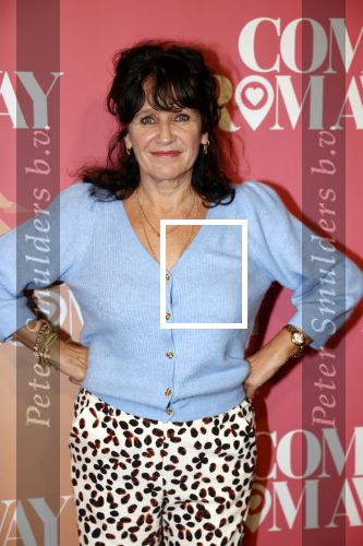 Rotterdam 18 november 2021
Premiere Come from away in het nieuwe Luxor theater.
Renee Fokker met haar nicht