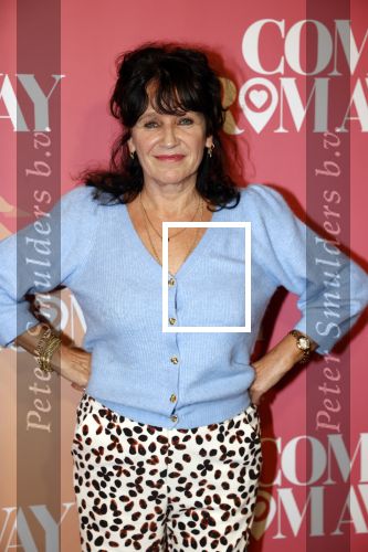 Rotterdam 18 november 2021
Premiere Come from away in het nieuwe Luxor theater.
Renee Fokker met haar nicht