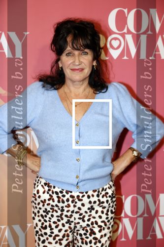Rotterdam 18 november 2021
Premiere Come from away in het nieuwe Luxor theater.
Renee Fokker met haar nicht