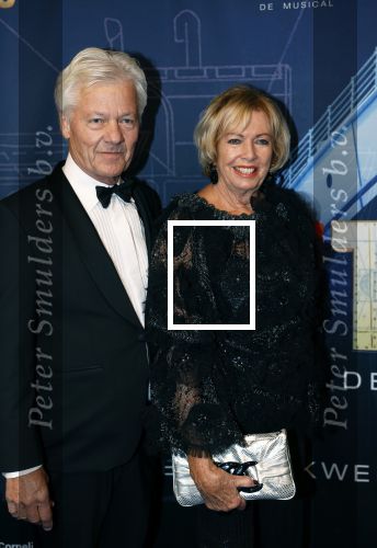Almere 21 november 2021
Premiere van musical the Titanic in schouwburg Almere. Ria Valk met haar vriend