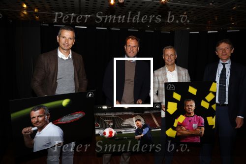 Amsterdam 20 november 2021
Masters Expo in de RAI . Richard Krajicek Robert eenhoorn en scheidrechter Bjorn Kuipers
