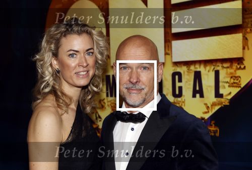 Aalsmeer 28 november 2021
Premiere One de musical . Rob Kamphues en zijn vriendin Kristi
