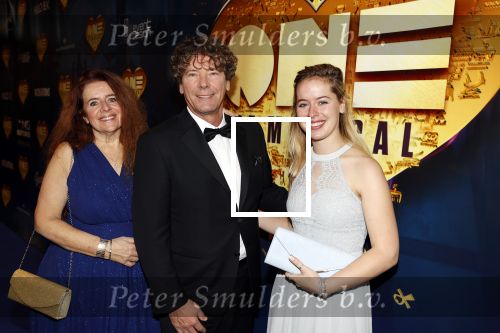 Aalsmeer 28 november 2021
Premiere One de musical . Roel Pieters met zijn gezin