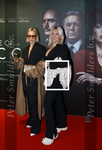 Amsterdam 23 november 2021
Premiere House of Gucci in pathe arena.
Roxanne Kwant met een vriendin