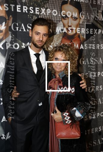 Amstrerdam 20 november 2021
VIP opening Masters Expo in de Rai . De fair heette voorheen Luxury fair. Simcha Roedema met zoon en man