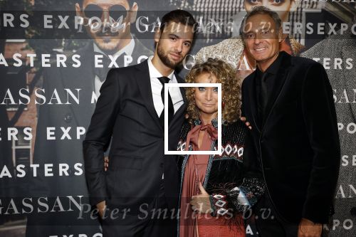 Amstrerdam 20 november 2021
VIP opening Masters Expo in de Rai . De fair heette voorheen Luxury fair. Simcha Roedema met zoon en man
