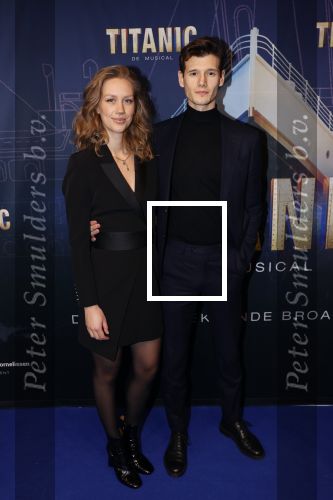 Almere 21 november 2021
Premiere van musical the Titanic in schouwburg Almere. Terrence v d Loo en vriendin
