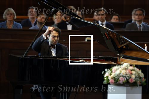 Amsterdam 25 november 2021
Thierry Baudet en Davide Heijmans trouwen in de Noorderkerk in Amsterdam. Davide vertrok met haar vader vanuit het Waldorf Astoria Hotel. Pianist