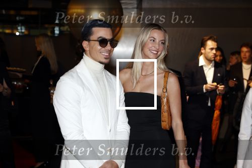 Amsterdam 23 november 2021
Premiere House of Gucci in pathe arena. 
Timor Steffens en vriendin Zoe Ivory