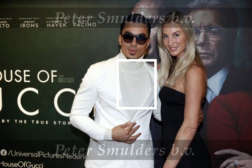 Amsterdam 23 november 2021
Premiere House of Gucci in pathe arena. 
Timor Steffens en vriendin Zoe Ivory