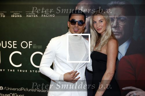 Amsterdam 23 november 2021
Premiere House of Gucci in pathe arena. 
Timor Steffens en vriendin Zoe Ivory