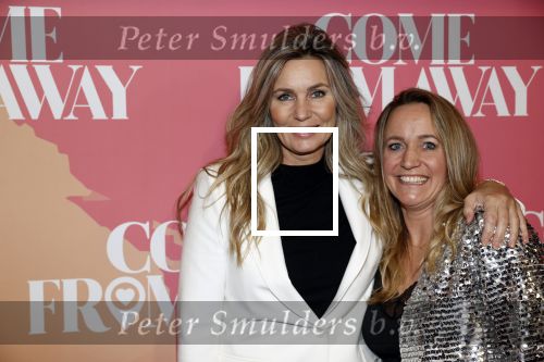 Rotterdam 18 november 2021
Premiere Come from away in het nieuwe Luxor theater.
Vivian Slingerland kwam met haar schoonzus