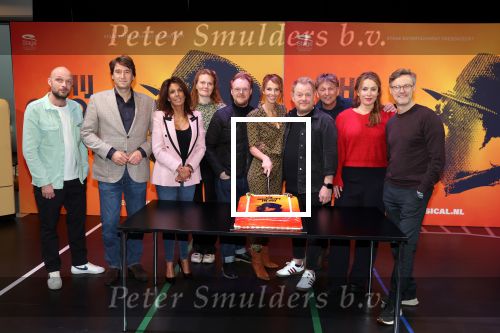 Amsterdam 30 november 2021
Presentatie cast Hij gelooft in mij met oa Martijn Fischer Roosmarijn Luyten Fabian Jansen Annick Boer en rachel Hazes .