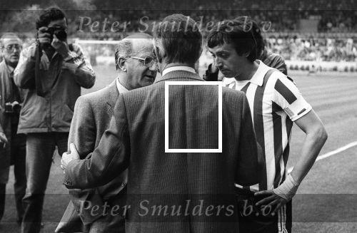 Eindhoven, 25 Augustus 1979
PSV-Feyenoord. eindstand 2-2
Willy v d Kuijlen Kees Rijvers en Ben v Gelder  met elkaar in gesprek voor aanvang van de wedstrijd