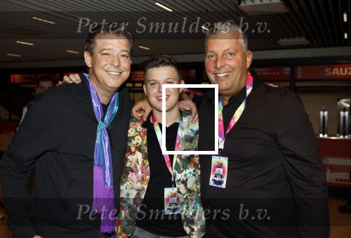 Amsterdam 19 november 2022
Toppers in concert in deJohan Cruijff arena.
Aloys Buys met zoon en ome Cor