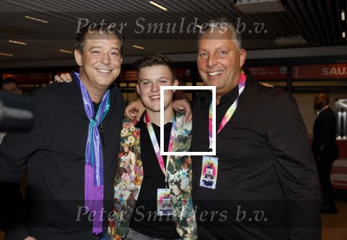 Amsterdam 19 november 2022
Toppers in concert in deJohan Cruijff arena.
Aloys Buys met zoon en ome Cor