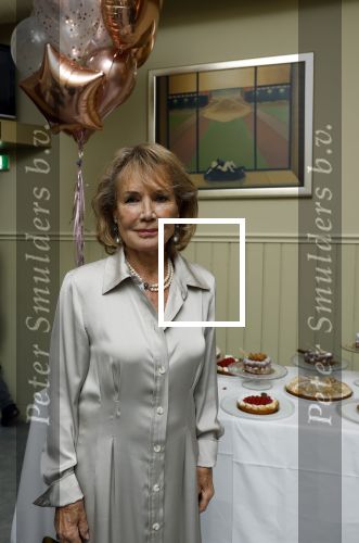Amsterdam 17 november 2022
In theater Betty Asfalt viert Annemarie Oster haar 80e verjaardag .