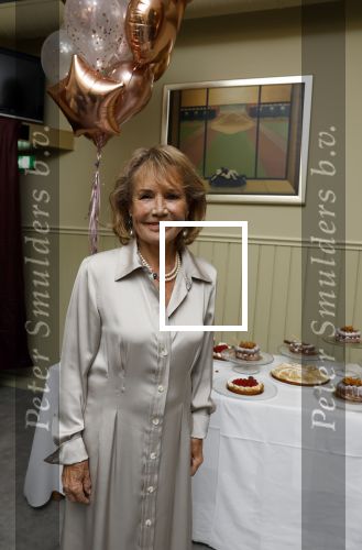 Amsterdam 17 november 2022
In theater Betty Asfalt viert Annemarie Oster haar 80e verjaardag .