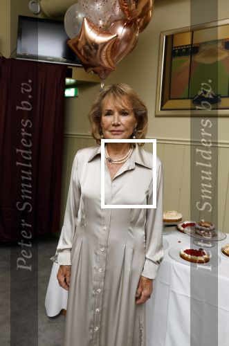 Amsterdam 17 november 2022
In theater Betty Asfalt viert Annemarie Oster haar 80e verjaardag .
