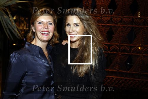 Naarden 24 november 2022
Presentatie van nieuwe lijn van Monique des Bouvrie in het Arsenaal. Barbara Frequin met een vriendin
