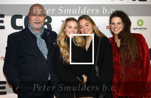 Rotterdam 12 december 2022
Premiere Ome Cor in het oude luxor theater.
Bert Simhoffer met zijn vrouw en dochters