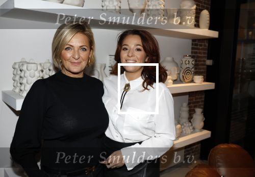 Naarden 24 november 2022
Presentatie van nieuwe lijn van Monique des Bouvrie in het Arsenaal. Caroline Tensen met dochter Lotte
