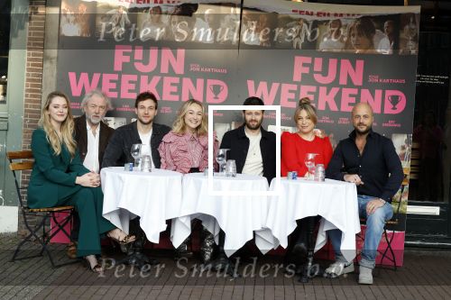 Amsterdam 1 december 2022
Persdag Fijn Weekend met castleden Jon Karthaus (tevens regie),
Carolien Karthaus-Spoor, Sarah Chronis, Kay Greidanus,
Steef de Bot, Lisa Zweerman en Aus Greidanus sr.