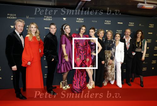 Amsterdam 28 november 2022
Premiere piece of my heart in het deLamar theater.
Cast piece of my Heart met oa Daan Schuurmans Bracha v Doesburgh Tina de Bruin Igone de Jongh Elaine Meijerink Roos Englebert Gijs Scholten Van Aschat en Daniel Boissevain