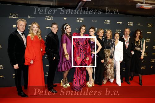 Amsterdam 28 november 2022
Premiere piece of my heart in het deLamar theater.
Cast piece of my Heart met oa Daan Schuurmans Bracha v Doesburgh Tina de Bruin Igone de Jongh Elaine Meijerink Roos Englebert Gijs Scholten Van Aschat en Daniel Boissevain