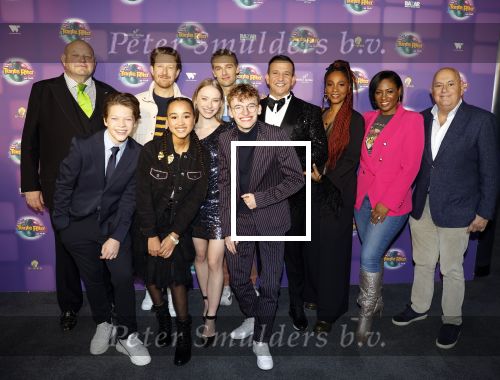 Amsterdam 17 december 2022
Premiere het feest van tante Ria in Pathe Noord .
Cast bestaat oa uit Najib Amhali Tooske Ragas Edo Brunner Edsilia Rombley Jack v gelder Pim Muda Thimo v Haaren  Ridder v Kooten Esther Mbire en Piet Tomassen.
