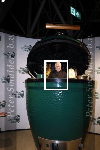 Amsterdam 10 december 2022
VIP dag Masters expo in de RAI. Cesar Zuiderwijk drumt ineen grote Green egg
