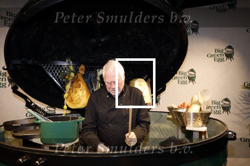 Amsterdam 10 december 2022
VIP dag Masters expo in de RAI. Cesar Zuiderwijk drumt ineen grote Green egg