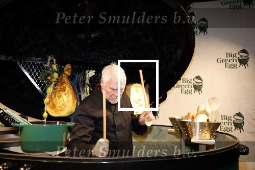 Amsterdam 10 december 2022
VIP dag Masters expo in de RAI. Cesar Zuiderwijk drumt ineen grote Green egg