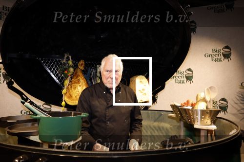 Amsterdam 10 december 2022
VIP dag Masters expo in de RAI. Cesar Zuiderwijk drumt ineen grote Green egg