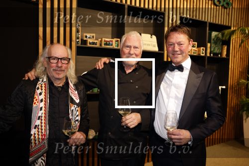 Amsterdam 10 december 2022
VIP dag Masters expo in de RAI.
Vader Iris Hond , Steven Hond met Cesar Zuiderwijk en iemand van Green Egg Nederland