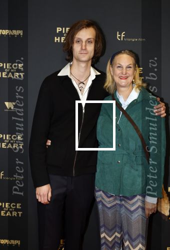Amsterdam 28 november 2022
Premiere piece of my heart in het deLamar theater.
Christine van Stralen met haar zoon