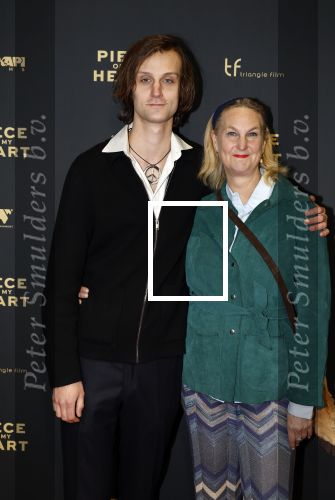 Amsterdam 28 november 2022
Premiere piece of my heart in het deLamar theater.
Christine van Stralen met haar zoon