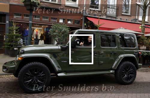 Amsterdam 5 december 2022
Dave Roelvink in zijn nieuwe Jeep Titan