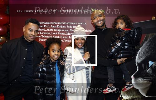 Amsterdam 10 december 2022
Premiere de gelaarsde kat in Pathe Arena .
Denzel von Deira met familie