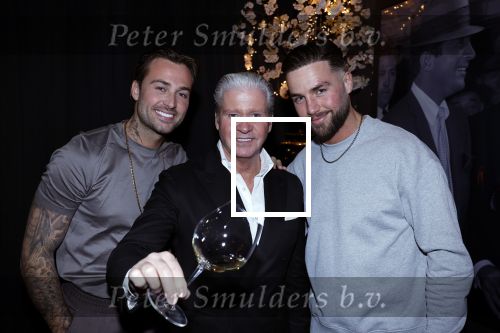 Amsterdam 17 december 2022
Donny Roelvink viert zijn 25e verjaardag bij La Brochette. Aanwezig oa broer Dave Roelvink Vader Dries en zijn moeder Lucienne Kenter