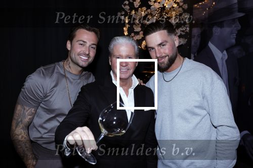 Amsterdam 17 december 2022
Donny Roelvink viert zijn 25e verjaardag bij La Brochette. Aanwezig oa broer Dave Roelvink Vader Dries en zijn moeder Lucienne Kenter