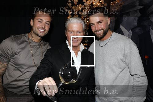 Amsterdam 17 december 2022
Donny Roelvink viert zijn 25e verjaardag bij La Brochette. Aanwezig oa broer Dave Roelvink Vader Dries en zijn moeder Lucienne Kenter