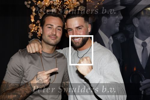 Amsterdam 17 december 2022
Donny Roelvink viert zijn 25e verjaardag bij La Brochette. Aanwezig oa broer Dave Roelvink Vader Dries en zijn moeder Lucienne Kenter