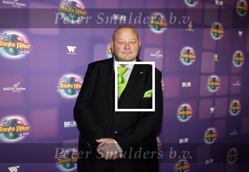 Amsterdam 17 december 2022
Premiere het feest van tante Ria in Pathe Noord .
Cast bestaat oa uit Najib Amhali Tooske Ragas Edo Brunner Edsilia Rombley Jack v gelder Pim Muda Thimo v Haaren  Ridder v Kooten Esther Mbire en Piet Tomassen. Edo Brunner kwam met zijn vrouw en kinderen