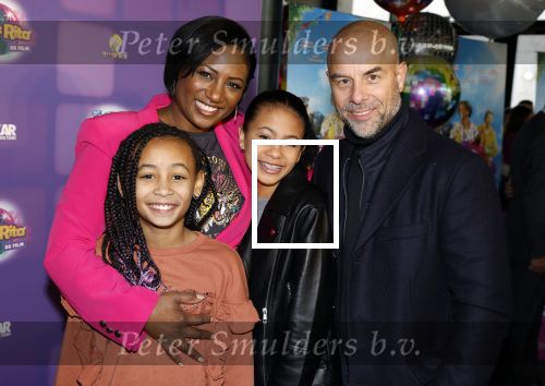 Amsterdam 17 december 2022
Premiere het feest van tante Ria in Pathe Noord .
Cast bestaat oa uit Najib Amhali Tooske Ragas Edo Brunner Edsilia Rombley Jack v gelder Pim Muda Thimo v Haaren  Ridder v Kooten Esther Mbire en Piet Tomassen. Edsilia Rombley kwam met haar man Tjeerd Oosterhuyis , hun kinderen en moeder en schoonmoeder